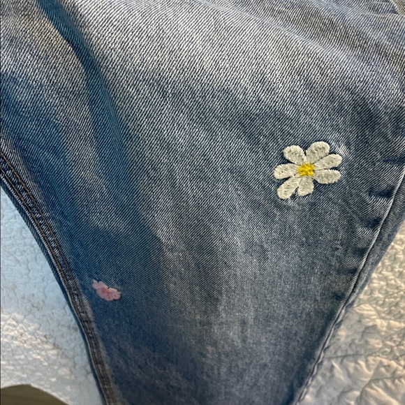 Old Navy Light Blue Jeans with Floral and Sun Embroidery - Picture 11 of 16